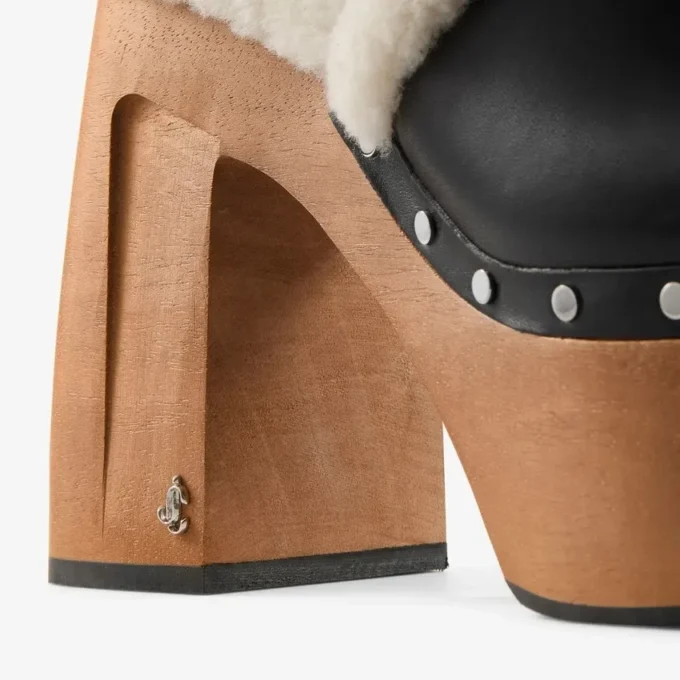 Alida Platform 135: zapatos de tacón con talón abierto en piel de becerro brillante negra con borreguillo Alida Platform 135: zapatos de tacón con talón abierto en piel de becerro brillante negra con borreguillo