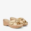 Avenue Wedge 50: sandalias de cuña de napa metalizada dorada Avenue Wedge 50: sandalias de cuña de napa metalizada dorada