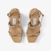 Ayla 110: sandalias de cuña de piel napa color capuchino y rafia tejida con motivos florales Ayla 110: sandalias de cuña de piel napa color capuchino y rafia tejida con motivos florales