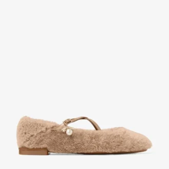 Bailarinas Eleri con piel de oveja color toffee y adorno de perla