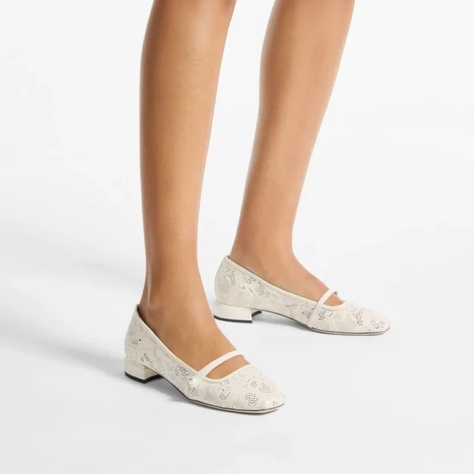 Bailarinas Elisa Latte de jimmy choo con cordones de napa perforada Bailarinas Elisa Latte de jimmy choo con cordones de napa perforada