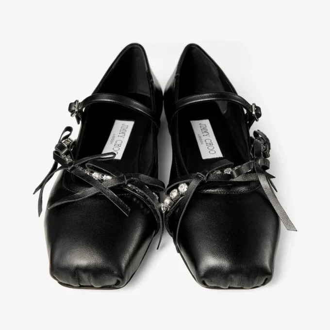 Bailarinas Loli en napa negra brillante con lazos de piel suave tipo guante Bailarinas Loli en napa negra brillante con lazos de piel suave tipo guante
