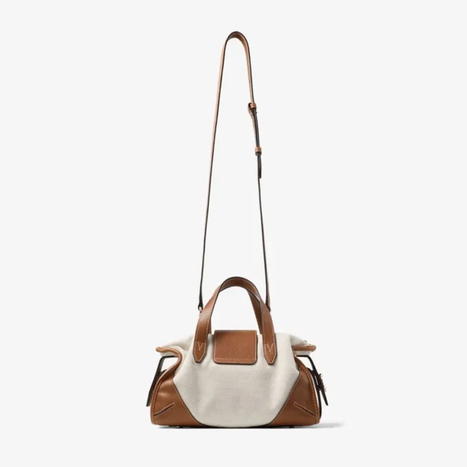 Bar Holdall Small: bolso de viaje de lona reciclada en color natural y marrón claro con ribetes de piel Biker