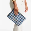 Bolsa plana con cremallera Bolsa con cremallera de rafia a cuadros vichy en azul marino y crudo