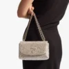 Bolso bandolera Curve pequeño de ante dorado brillante con cristales Hotfix Bolso bandolera Curve pequeño de ante dorado brillante con cristales Hotfix