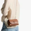 Bolso bandolera Curve pequeño de cuero Biker acolchado color tostado Bolso bandolera Curve pequeño de cuero Biker acolchado color tostado