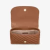 Bolso bandolera Curve pequeño de cuero Biker acolchado color tostado Bolso bandolera Curve pequeño de cuero Biker acolchado color tostado