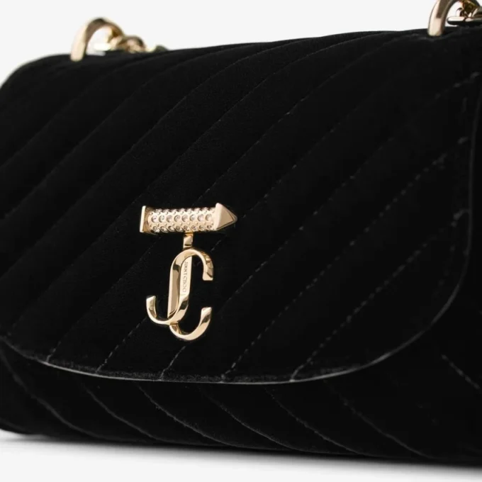 Bolso bandolera Curve pequeño en terciopelo acolchado negro con barra Jc de cristales Bolso bandolera Curve pequeño en terciopelo acolchado negro con barra Jc de cristales