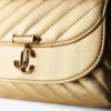 Bolso bandolera pequeño Curve en piel napa metalizada acolchada dorada Bolso bandolera pequeño Curve en piel napa metalizada acolchada dorada