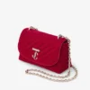 Bolso bandolera pequeño Curve en terciopelo acolchado rojo rubí con barra JC de cristal Bolso bandolera pequeño Curve en terciopelo acolchado rojo rubí con barra JC de cristal