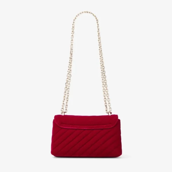 Bolso bandolera pequeño Curve en terciopelo acolchado rojo rubí con barra JC de cristal Bolso bandolera pequeño Curve en terciopelo acolchado rojo rubí con barra JC de cristal