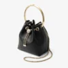 Bolso Bon Bon Biker de piel negra con cierre de perlas Bolso Bon Bon Biker de piel negra con cierre de perlas