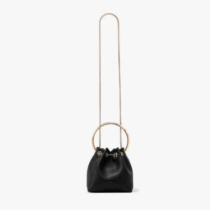 Bolso Bon Bon Biker de piel negra con cierre de perlas Bolso Bon Bon Biker de piel negra con cierre de perlas