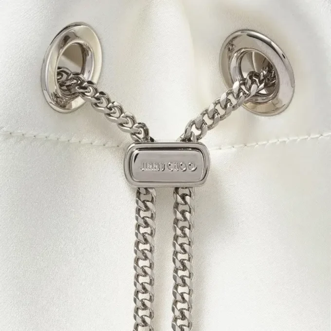 Bolso Bon Bon de satén marfil con asa de cristal