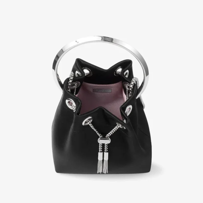 Bolso Bon Bon de satén negro con asa metálica