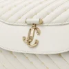 Bolso con asa superior Curve de piel napa acolchada color latte con detalles de perlas