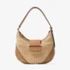 Bolso de hombro Bar Hobo pequeño de rafia natural y color toffee con ribetes de piel de becerro lisa Bolso de hombro Bar Hobo pequeño de rafia natural y color toffee con ribetes de piel de becerro lisa