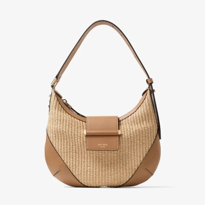 Bolso de hombro Bar Hobo pequeño de rafia natural y color toffee con ribetes de piel de becerro lisa Bolso de hombro Bar Hobo pequeño de rafia natural y color toffee con ribetes de piel de becerro lisa