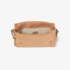 Bolso de hombro Callie con solapa de ante color toffee Bolso de hombro Callie con solapa de ante color toffee