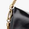 Bolso de hombro Callie con solapa de piel Biker brillante en negro