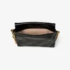 Bolso de hombro Callie con solapa de piel Biker brillante en negro