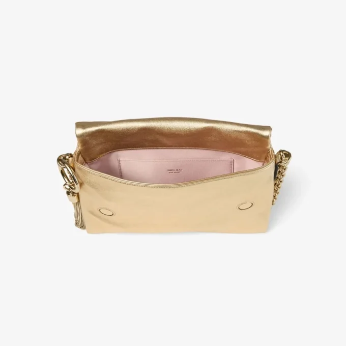 Bolso de hombro Callie con solapa de piel metalizada dorada Bolso de hombro Callie con solapa de piel metalizada dorada