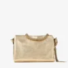 Bolso de hombro Callie con solapa de piel metalizada dorada Bolso de hombro Callie con solapa de piel metalizada dorada