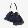 Bolso de hombro Cinch mediano de ante azul marino Bolso de hombro Cinch mediano de ante azul marino