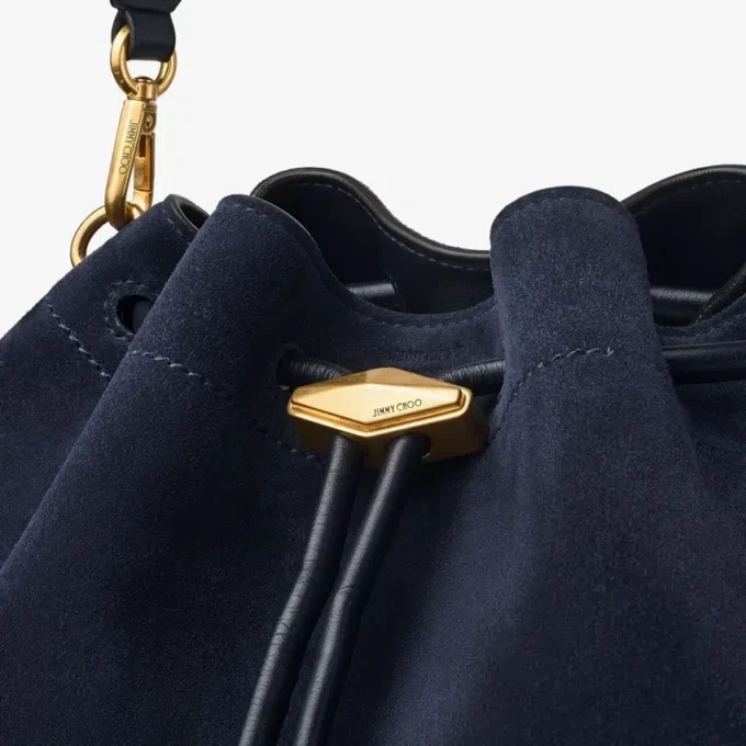 Bolso de hombro Cinch mediano de ante azul marino Bolso de hombro Cinch mediano de ante azul marino