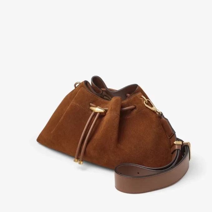 Bolso de hombro Cinch mediano de ante marrón claro Bolso de hombro Cinch mediano de ante marrón claro