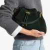 Bolso de hombro Cinch mediano de ante verde británico
