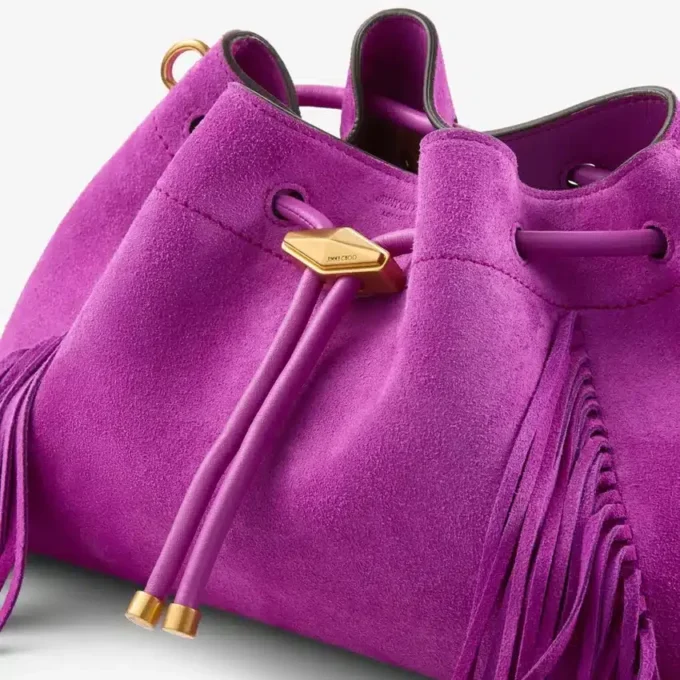 Bolso de hombro Cinch mediano de ante violeta orquídea con flecos Bolso de hombro Cinch mediano de ante violeta orquídea con flecos