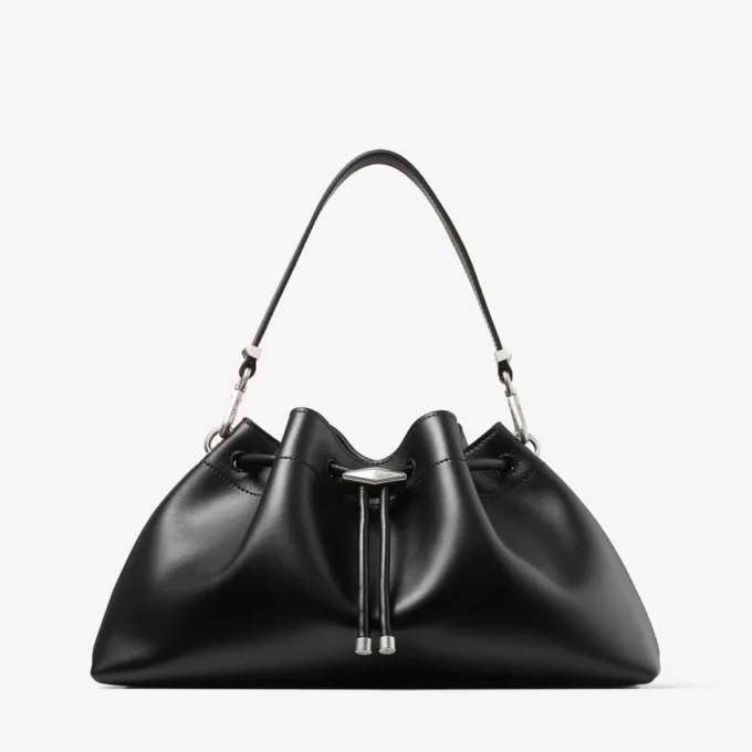 Bolso de hombro Cinch mediano de piel negra Bolso de hombro Cinch mediano de piel negra