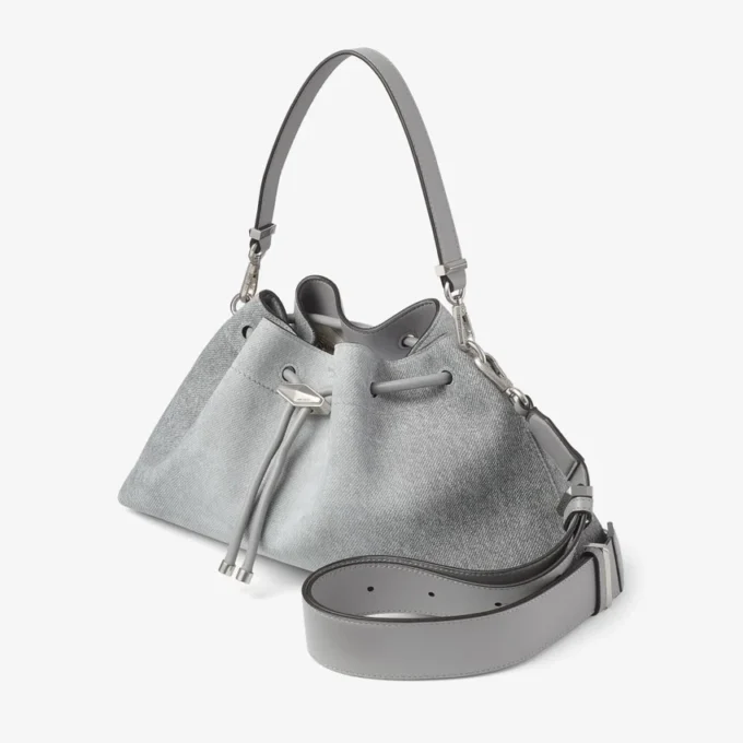 Bolso de hombro Cinch mediano en denim de ante color paloma y piel de becerro lisa