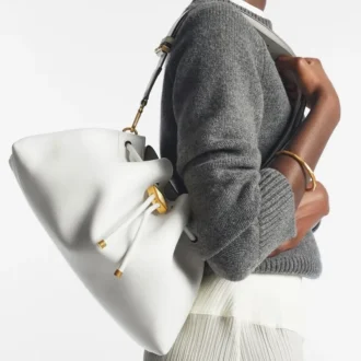 Bolso de hombro Cinch mediano en piel color café con leche