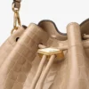 Bolso de hombro Cinch mediano en piel con relieve de cocodrilo brillante