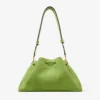Bolso de hombro mediano Cinch de ante color trébol con correa trenzada de cuentas