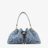 Bolso de hombro mediano Cinch de denim con bordado Sangallo Bolso de hombro mediano Cinch de denim con bordado Sangallo