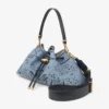 Bolso de hombro mediano Cinch de denim con bordado Sangallo Bolso de hombro mediano Cinch de denim con bordado Sangallo
