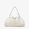 Bolso de hombro mediano Cinch de lana tejida en color Latte