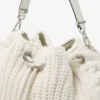 Bolso de hombro mediano Cinch de lana tejida en color Latte