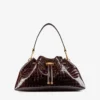 Bolso de hombro mediano Cinch de piel con relieve de cocodrilo Sambuco Bolso de hombro mediano Cinch de piel con relieve de cocodrilo Sambuco