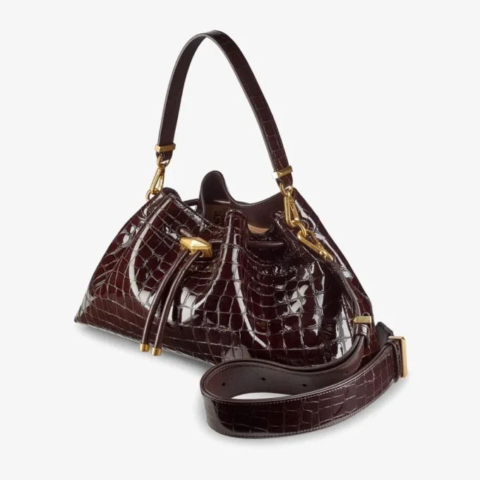 Bolso de hombro mediano Cinch de piel con relieve de cocodrilo Sambuco Bolso de hombro mediano Cinch de piel con relieve de cocodrilo Sambuco