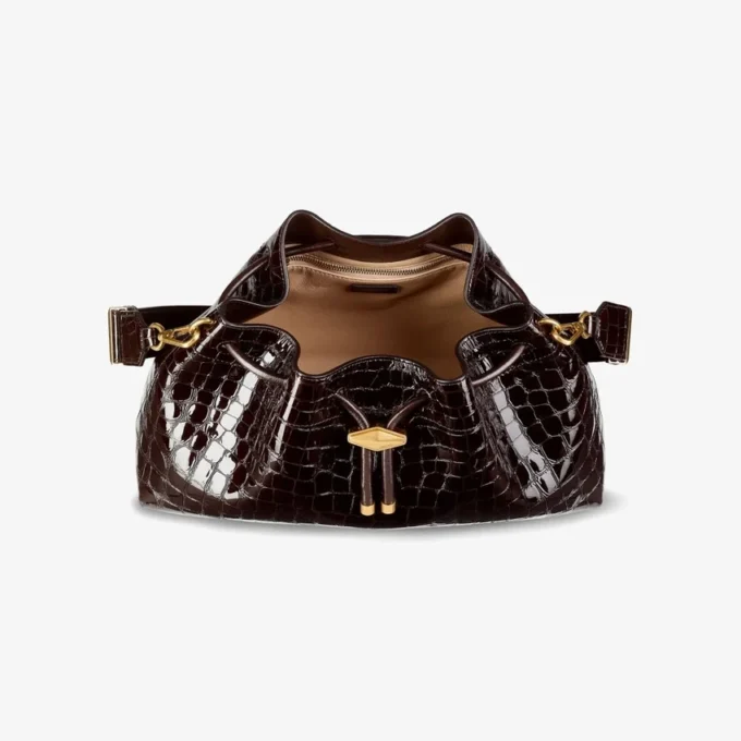 Bolso de hombro mediano Cinch de piel con relieve de cocodrilo Sambuco Bolso de hombro mediano Cinch de piel con relieve de cocodrilo Sambuco