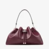 Bolso de hombro mediano Cinch de piel granate Bolso de hombro mediano Cinch de piel granate