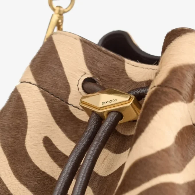 Bolso de hombro mediano Cinch de potro con estampado de cebra natural Bolso de hombro mediano Cinch de potro con estampado de cebra natural