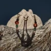 Bolso de hombro mediano Cinch de rafia de ganchillo en tonos naturales y chocolate con correa trenzada