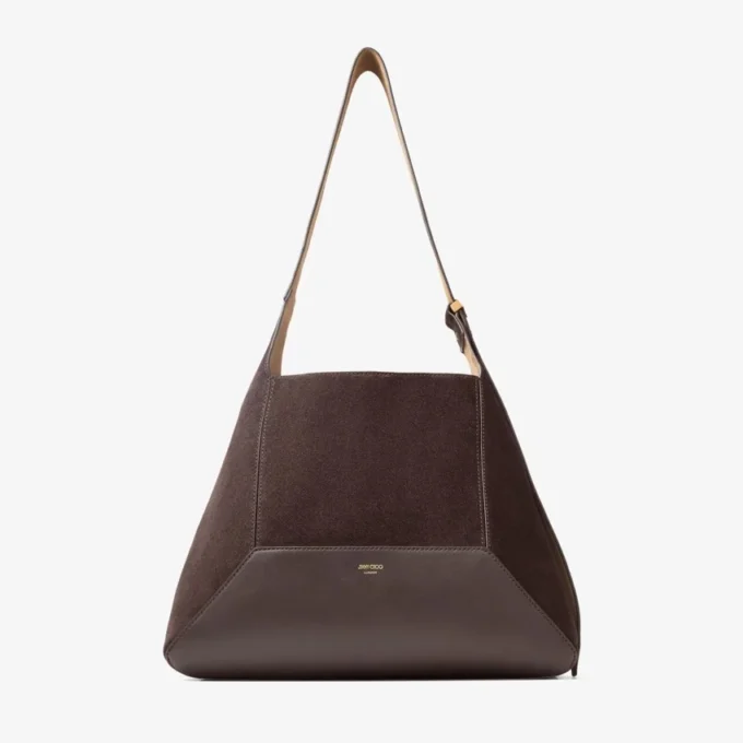 Bolso de hombro mediano de ante color café estilo hobo con diseño de rombos