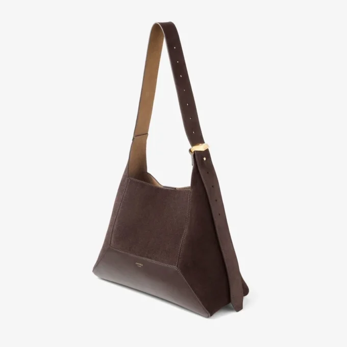 Bolso de hombro mediano de ante color café estilo hobo con diseño de rombos