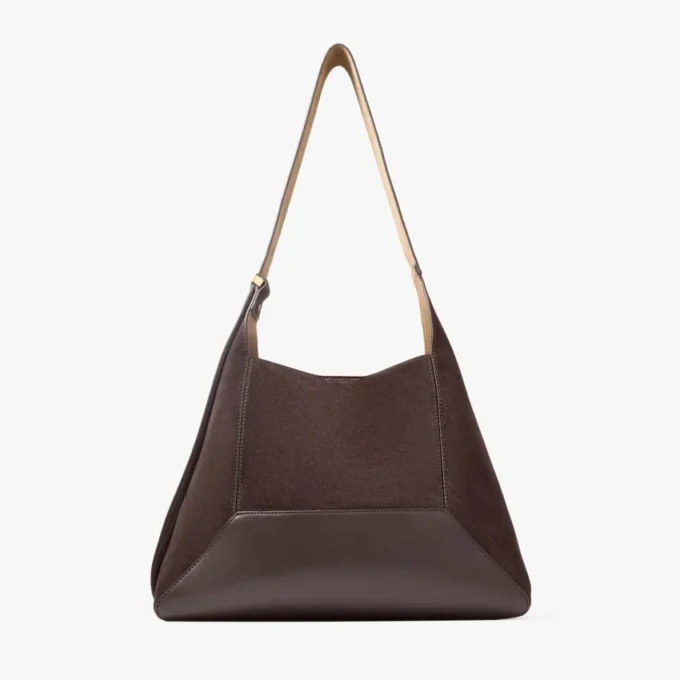 Bolso de hombro mediano de ante color café estilo hobo con diseño de rombos